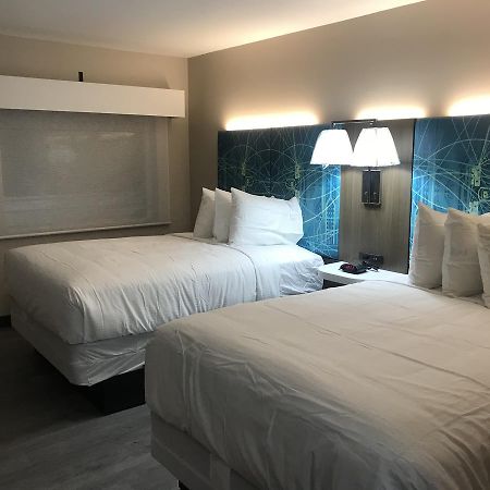ביופורט Oasis Inn מראה חיצוני תמונה